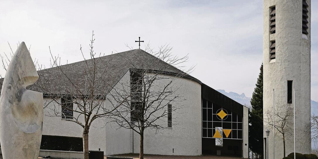Modern und vom Zweiten Vatikanischen Konzil geprägt: Die Pfarrkirche «St. Maria Immaculata» in Schellenberg («Pfarrkirche zum Unbefleckten Herzen Mariä»), erbaut 1960–1963.
