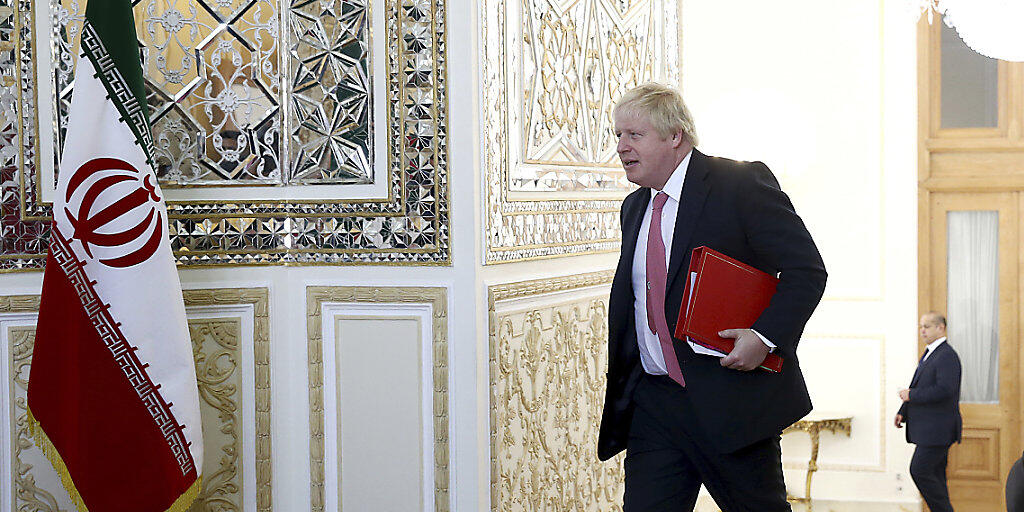 Der britische Aussenminister Boris Johnson in Teheran auf dem Weg zu Gesprächen