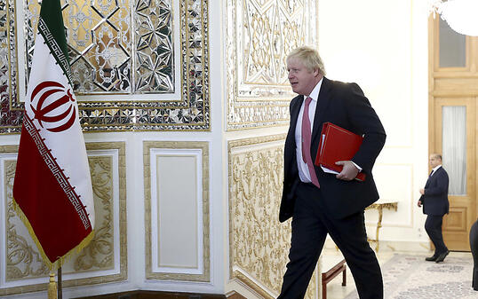 Der britische Aussenminister Boris Johnson in Teheran auf dem Weg zu Gesprächen