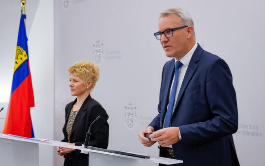 Liechtenstein Vaduz Medienraum Regierungsgebaeude PK Konzept Raum und Mobilitaet 2025 Regierungsrat Daniel Oehry