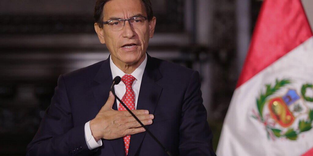 Dem peruanischen Präsidenten Martin Vizcarra droht die Amtsenthebung. Das Parlament des Andenstaates hat grünes Licht für ein Verfahren gegeben. (Archivbild)