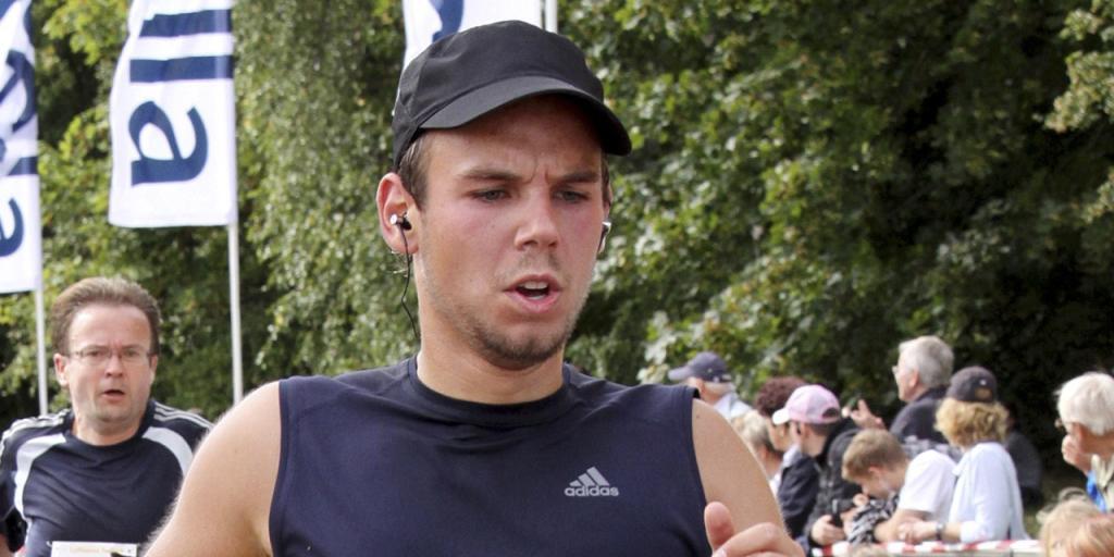 Germanwings-Copilot Andreas Lubitz während einer Sportveranstaltung 2009 auf dem Flughafen Hamburg. Germanwings-Copilot Andreas Lubitz während einer Sportveranstaltung 2009 auf dem Flughafen Hamburg.