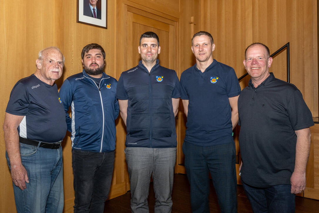 Der neue USV-Vostand: Benno Gerner (Leiter Spielerkommission) (v.l.), Saltuk Semiz (Leiter Finanzen), Mathias Speiser (Pr&auml;sident), Andreas Gassner (Leiter Nachwuchs) und Martin Matt (Leiter Kommunikation).