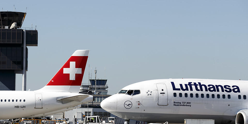 Swiss hat im August die gleiche Zahl von Flügen wie im Vorjahreszeitraum durchgeführt und die gleiche Zahl an Passagieren befördert. Beim Mutterhaus Lufthansa ging es dagegen deutlich nach unten. (Archivbild)