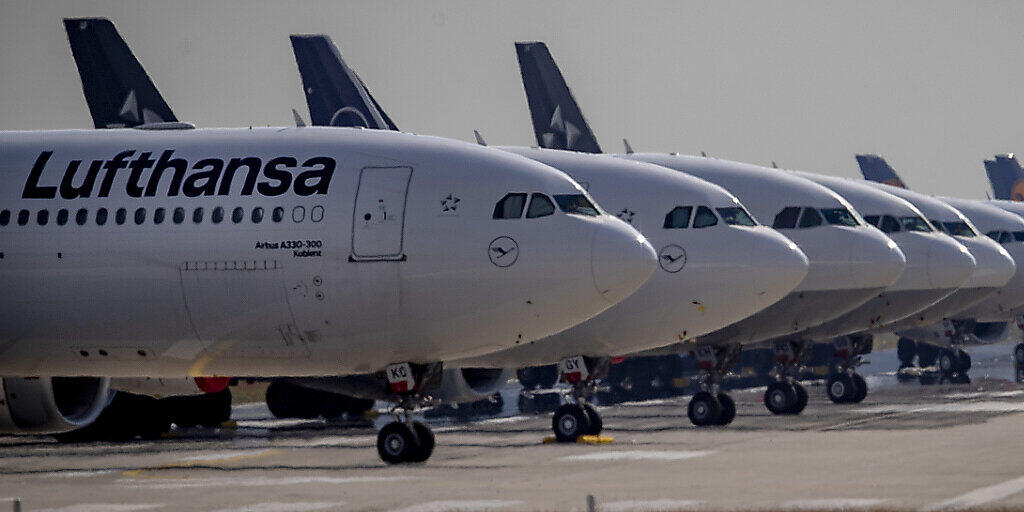 Die deutsche Fluggesellschaft Lufthansa wird bis Ende Jahr 29'000 Stellen abgebaut haben. (Archivbild)