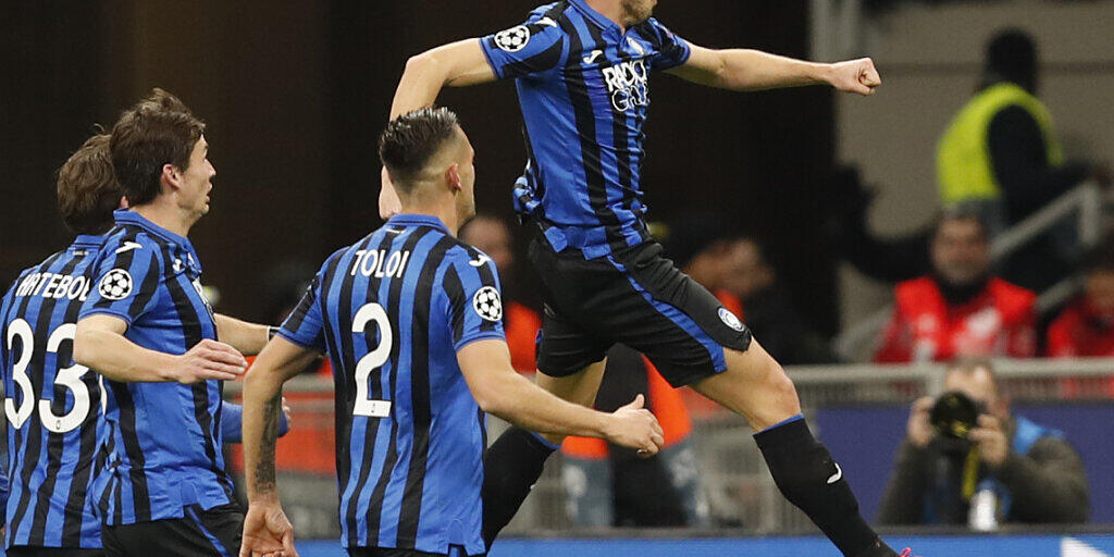 Remo Freuler (rechts) reihte sich beim 4:1-Heimsieg von Atalanta Bergamo im Achtelfinal-Hinspiel der Champions League gegen Valencia unter die Torschützen