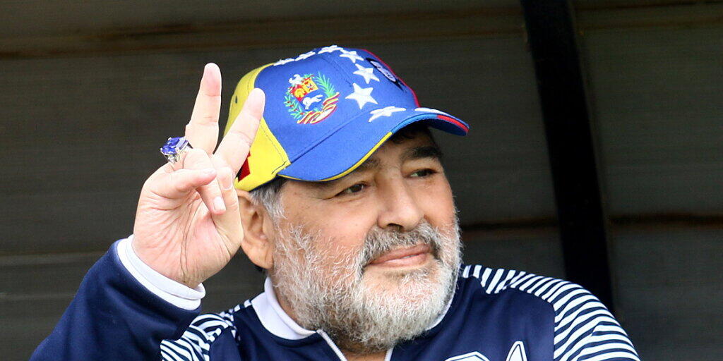 Bleibt doch Trainer des argentinischen Klubs Gimnasia y Esgrima: Diego Armando Maradona