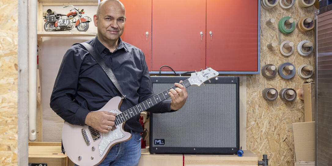 Lightstone Guitars, Schaan Lightstone Guitars, Schaan