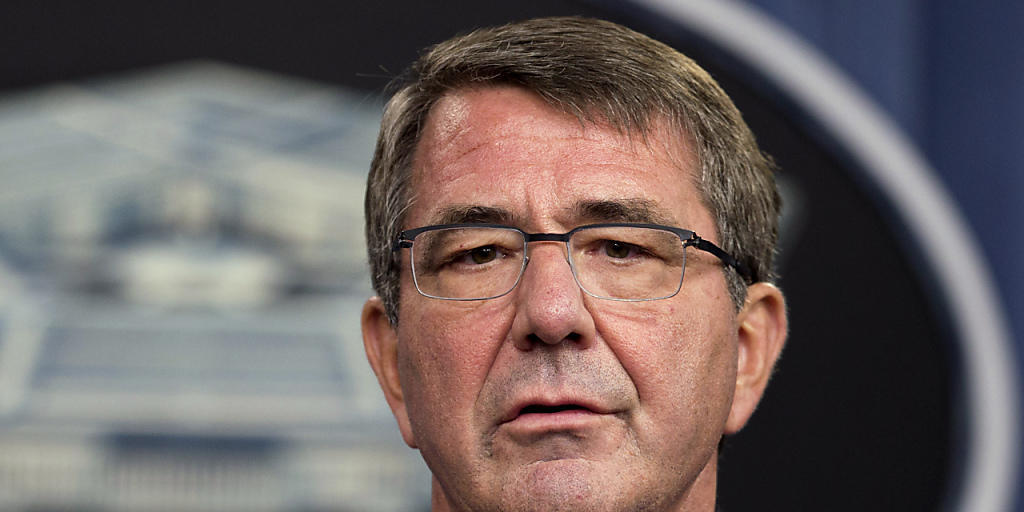Erwartet, dass US-Soldaten vermutlich wieder in Bodeneinsätze im Irak hineingezogen werden könnten: US-Verteidigungsminister Ash Carter. (Archivbild)