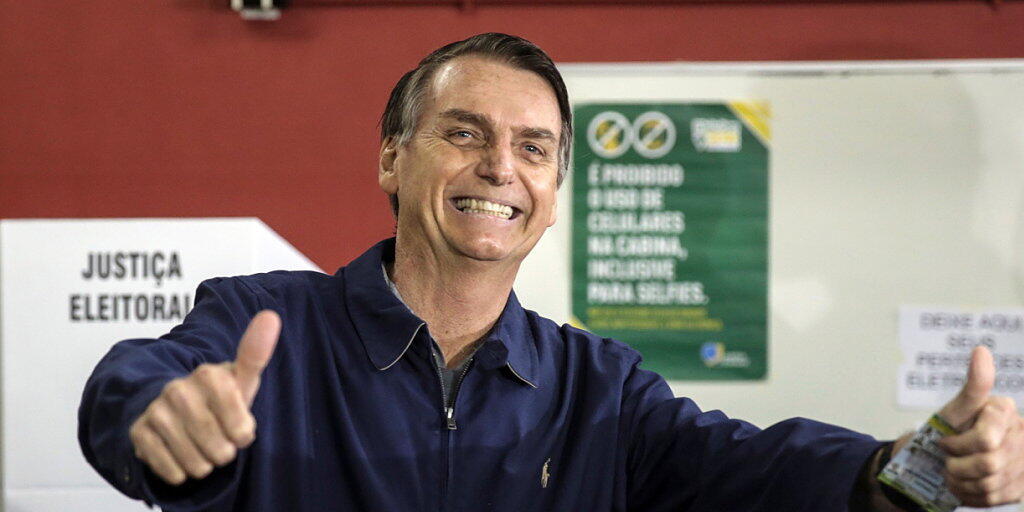 Zweieinhalb Wochen vor der Stichwahl in Brasilien sehen Meinungsforscher den rechtspopulistischen Präsidentschaftskandidaten Jair Bolsonaro deutlich im Vorteil. (Archivbild)