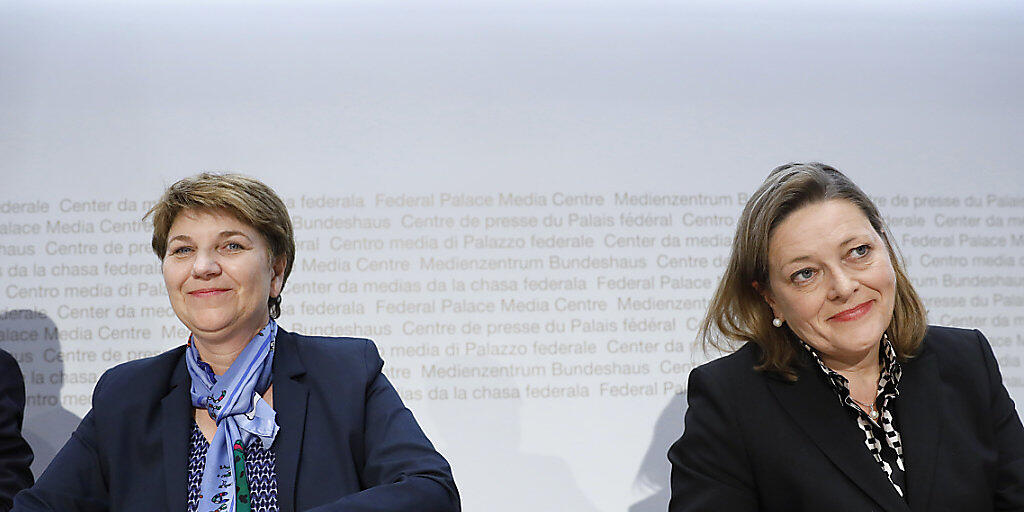 Die CVP setzt zwei Frauen aufs Bundesrats-Ticket: Die Fraktion nominierte die Walliser Nationalrätin Viola Amherd (links) und die Urner Regierungsrätin Heidi Z'graggen.