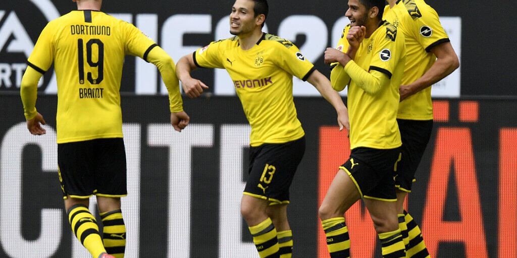 Borussia Dortmund beim Derby-Sieg gegen Schalke tadellos - auch beim Torjubel Borussia Dortmund beim Derby-Sieg gegen Schalke tadellos - auch beim Torjubel
