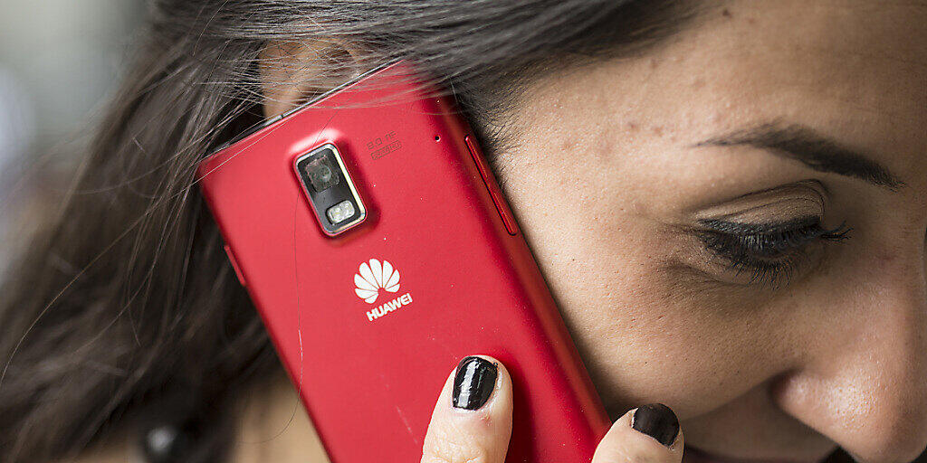 Die Verkäufe von Huawei-Smartphones sind trotz der Ankündigung von Google, Huawei keine Android-Updates zu liefern, um fast ein Viertel gewachsen. (Archivbild)