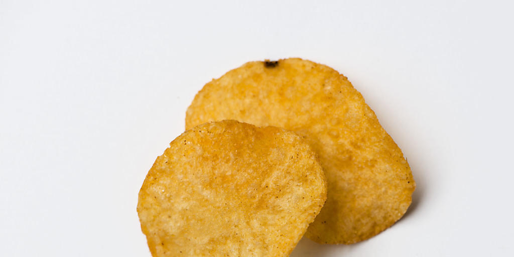 Keine Zweifel an den Chips: Die Konsumenten haben im vergangenen Jahr dank herzhaftem Zugreifen dem Unternehmen Zweifel Pomy-Chips zu leicht mehr Umsatz verholfen.