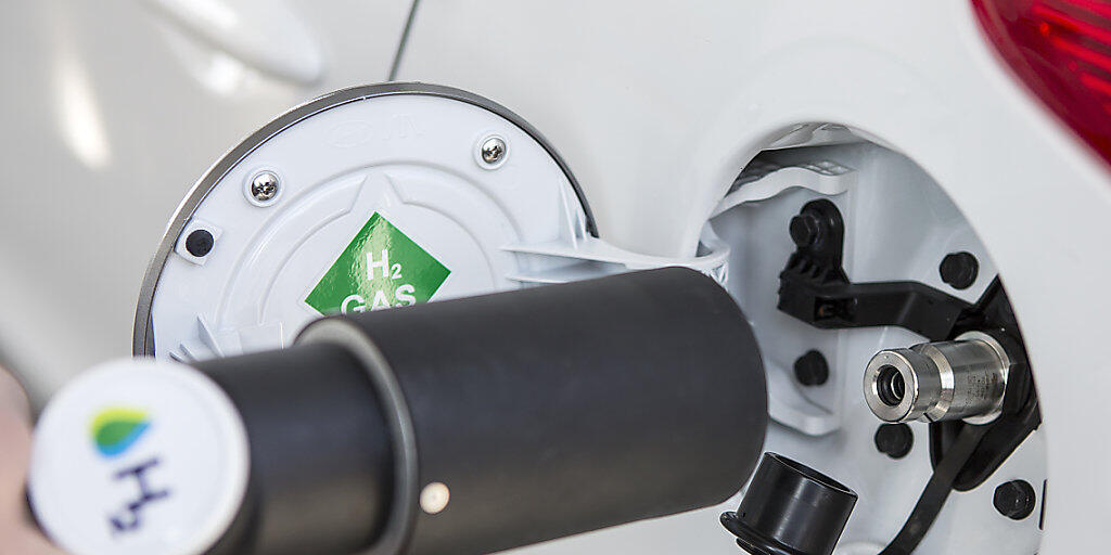 Die erste öffentlich zugängliche Wasserstoff-Tankstelle der Schweiz wurde im November 2016 in Hunzenschwil AG eröffnet.