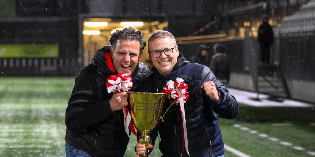 Benjamin Fischer (r.) zusammen mit seinem Vorstandskollegen Oezkan Guelbahar nach dem entscheinden Spiel in Wil.