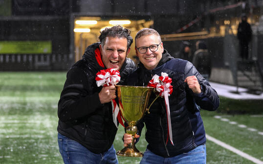 Benjamin Fischer (r.) zusammen mit seinem Vorstandskollegen Oezkan Guelbahar nach dem entscheinden Spiel in Wil.