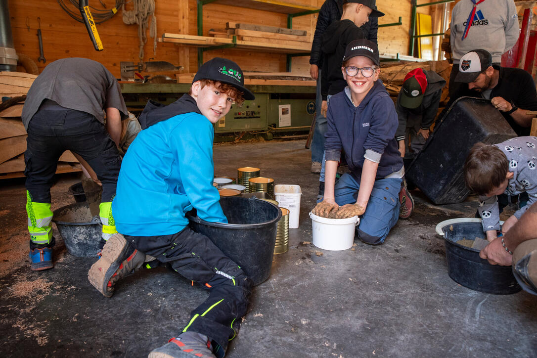 Umweltputzete und Basteln von Nisthilfen in Triesenberg (18.04.2026)