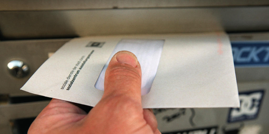 Das Versenden von Briefen dürfte per 2019 teurer werden: Dies kündigte Post-Verwaltungsratspräsident Urs Schwaller an. (Archivbild) Das Versenden von Briefen dürfte per 2019 teurer werden: Dies kündigte Post-Verwaltungsratspräsident Urs Schwaller an. (Archivbild)