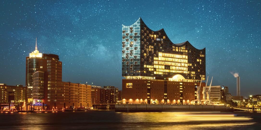 Hamburger Elbphilharmonie bei Nacht