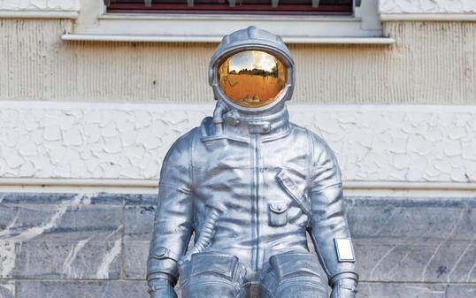 Skultpur «Raumableiter»