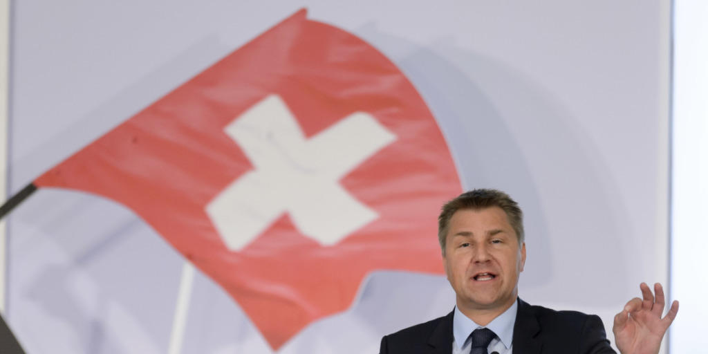 Aus Sicht von SVP-Präsident Toni Brunner läuft bei der Sozialhilfe einiges schief (Archiv).