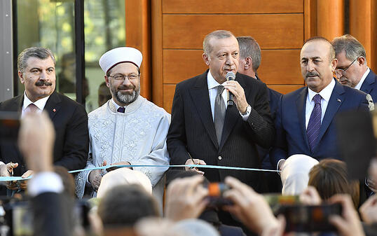 Der türkische Staatspräsident Erdogan bei der Eröffnung der grossen Ditib-Moschee in Köln.