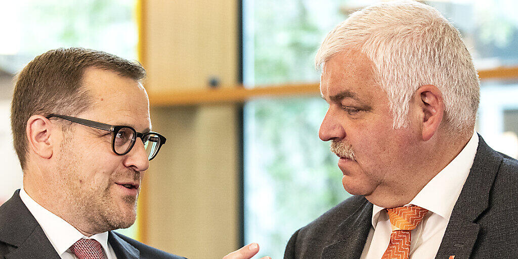 Der Schwyzer FDP-Ständeratskandidat Kaspar Michel (links) tritt nicht zur Stichwahl an, Othmar Reichmuth (CVP) kämpft dort gegen Pirmin Schwander (SVP).