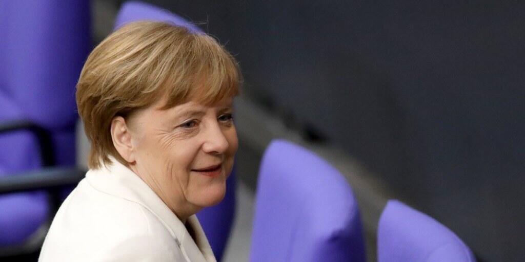 Mindestens jeder elfte Parlamentarier aus den Reihen von CDU, CSU und SPD verweigerte ihr im Bundestag seine Stimme: Angela Merkel. Die CDU-Chefin wurde dennoch im ersten Durchgang der Kanzlerwahl für eine vierte Amtszeit als Kanzlerin gewählt.