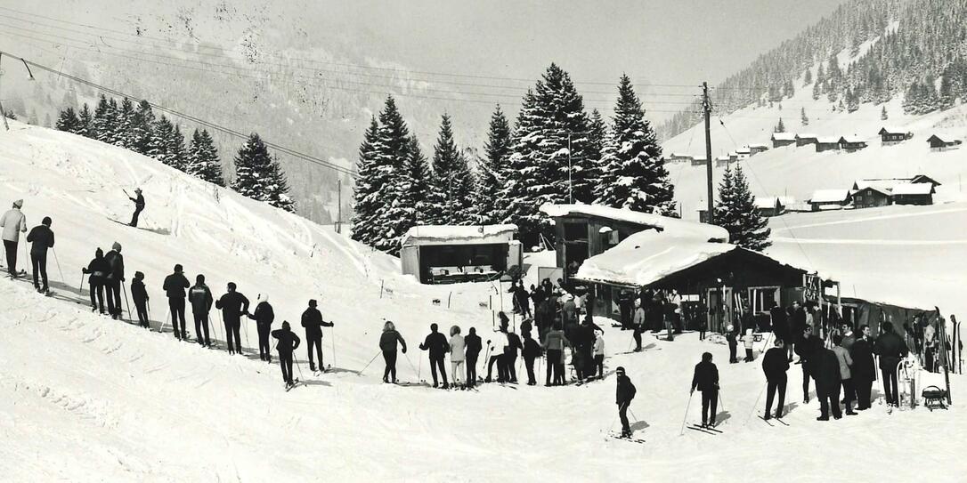 Altes Bild Skilift Steg mit Seeblick