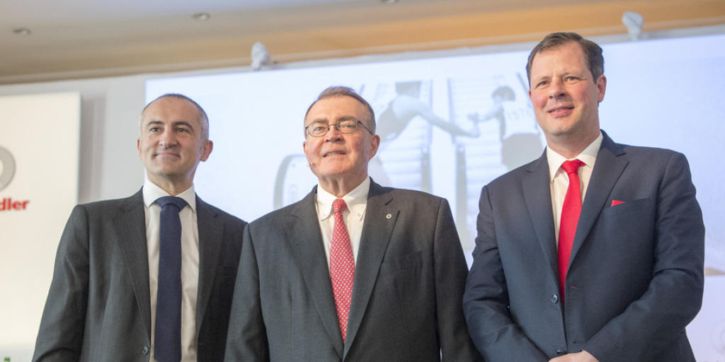 Der zukünftige Verwaltungratspräsident Silvio Napoli (l.), Firmenpatron Alfred N. Schindler (M.) und der neue Konzernchef Thomas Oetterli (r.).