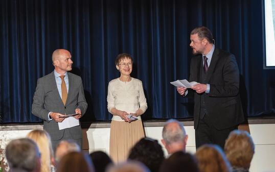 Die VU-Regierungsmitglieder setzen den Schlusspunkt des Abends (v. l.): Regierungsrat Hubert Büchel, Regierungschefin Brigitte Haas und Regierungsrat Emanuel Schädler.