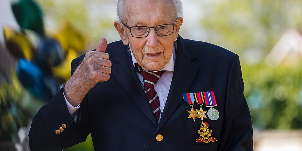 "Meine Enkelkinder können nicht glauben, dass ich die Charts anführe": Tom Moore, britischer Weltkriegsveteran. (Archivbild)