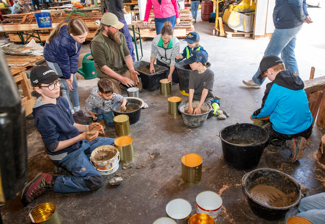 Umweltputzete und Basteln von Nisthilfen in Triesenberg (18.04.2026)