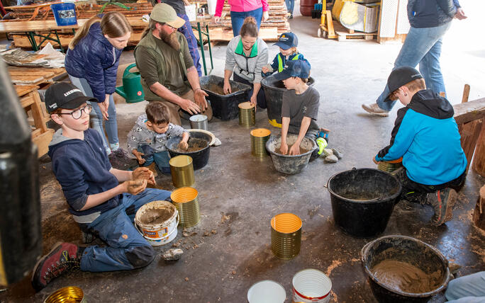 Umweltputzete und Basteln von Nisthilfen in Triesenberg (18.04.2026)