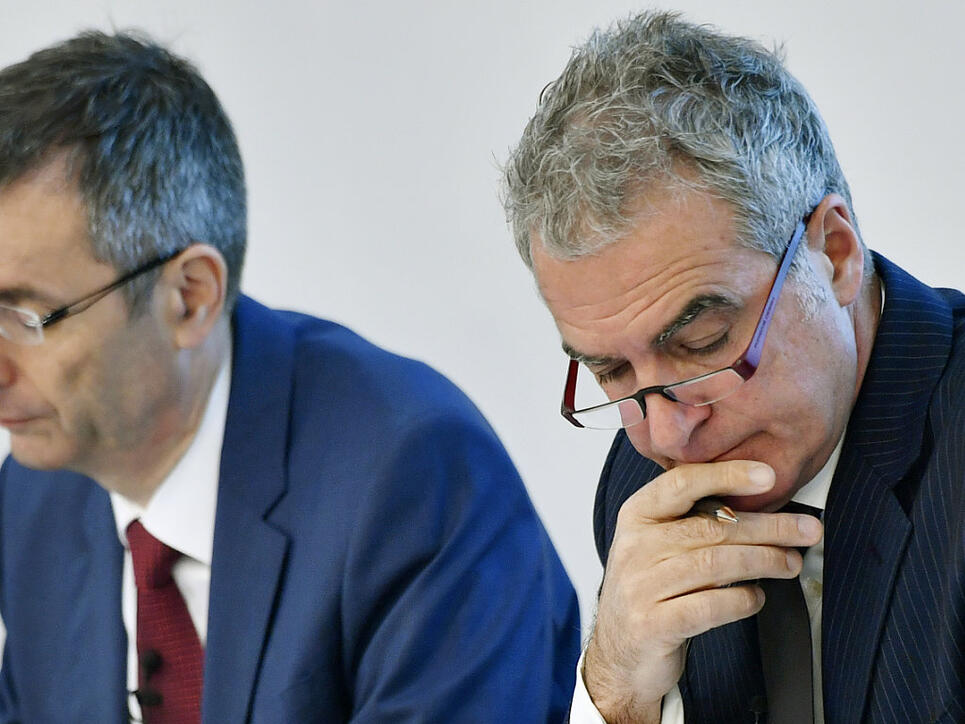 Setzen den Rotstift an: Hans Brändle, rechts, CEO Meyer Burger und Präsident Alexander Vogel, links. (Archivbild)