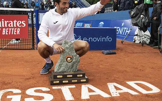 Albert Ramos-Vinolas freut sich im Juli 2019 über den Turniersieg.