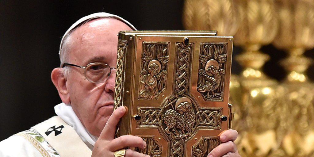 Er hat in der katholischen Kirche das letzte Wort: Papst Franziskus (in einer Aufnahme von Ostern in der Peterskirche).