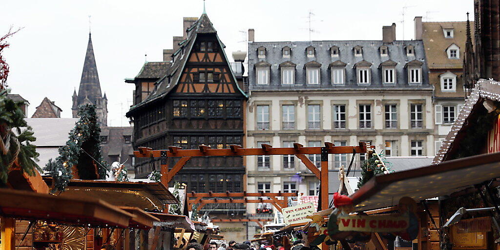 Der Weihnachtsmarkt von Strassburg ist am dritten Tag nach dem Terroranschlag wieder geöffnet - also seit Freitagvormittag.