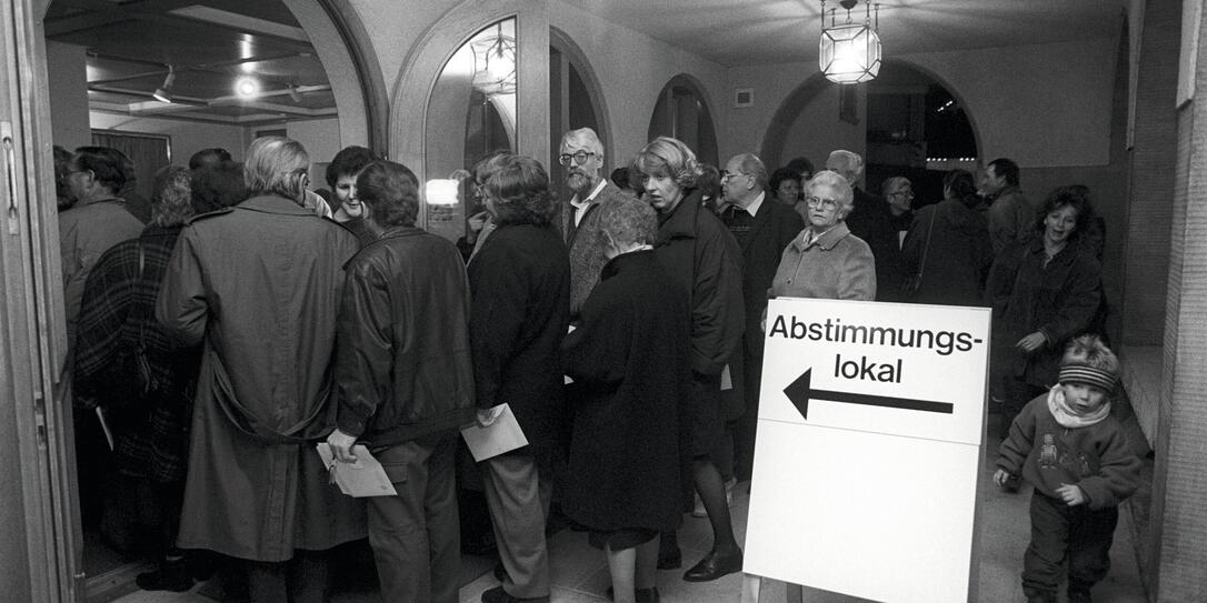 EWR-ABSTIMMUNG, EWR, STIMMLOKAL, STIMMABGABE, ABSTIMMUNGSLOKAL, EWR-ABSTIMMUNG, EWR, STIMMLOKAL, STIMMABGABE, ABSTIMMUNGSLOKAL,