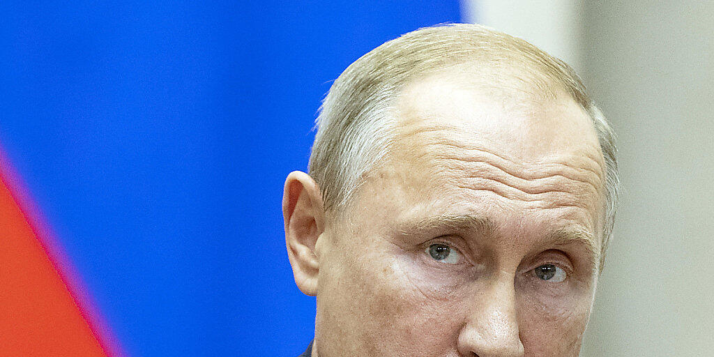 Vier von fünf Russen machen ihren Präsidenten Wladimir Putin persönlich verantwortlich für die Probleme im eigenen Land. (Archiv)