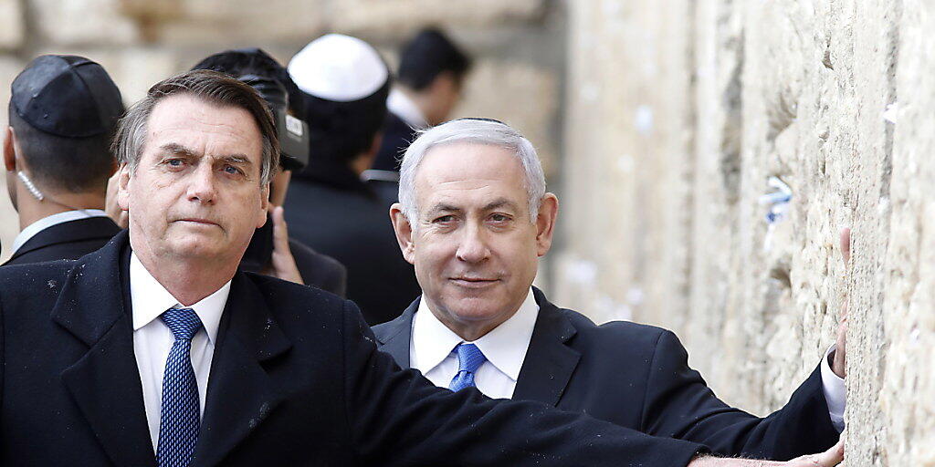 Der brasilianische Präsident Jair Bolsonaro (links) und der israelische Ministerpräsident Benjamin Netanjahu (rechts) haben am Montag die Klagemauer in Jerusalem besucht.