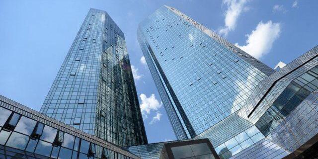 Hauptsitz der Deutschen Bank in Frankfurt (Archiv)