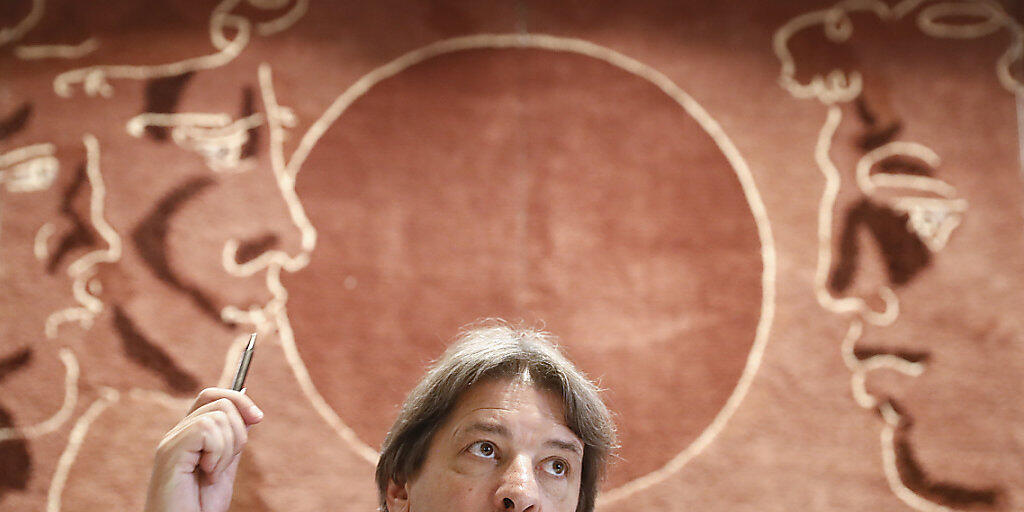 Kein Rahmenabkommen, wenn die flankierenden Massnahmen angetastet werden: SGB-Pr&auml;sident Paul Rechsteiner vor den Medien in Bern.