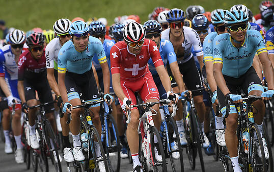 Am Mittwoch fährt das Feld der Tour de Suisse - im Bild der Schweizer Meister Steve Morabito - von Münchenstein nach Einsiedeln