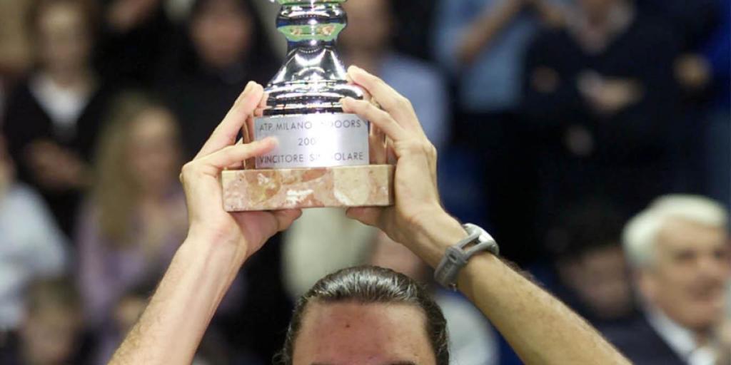 4. Februar 2001: Roger Federer gewinnt in Mailand den ersten von nun 100 Profititeln