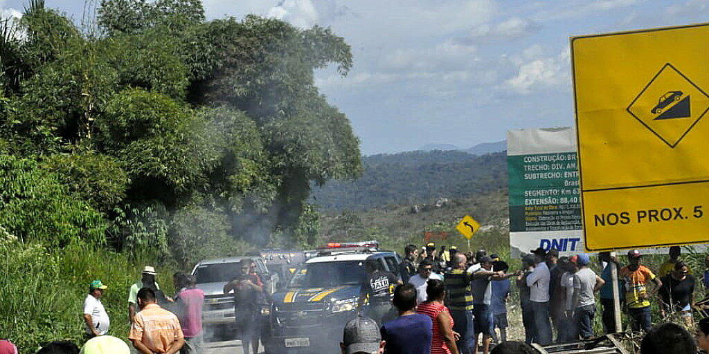 An der Grenze zwischen Brasilien und Venezuela sollen nach Ausschreitungen nun auch brasilianische Soldaten für Ordnung und Sicherheit sorgen.