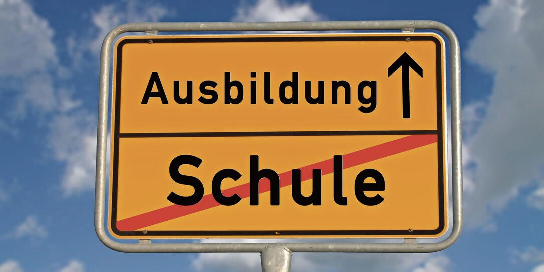 German road sign school and apprenticeship