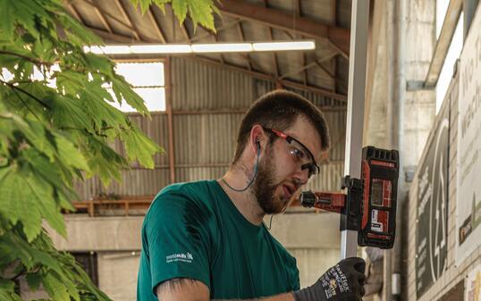 Adrian L&auml;sser &mdash; Habitus AG, Gartenbauer