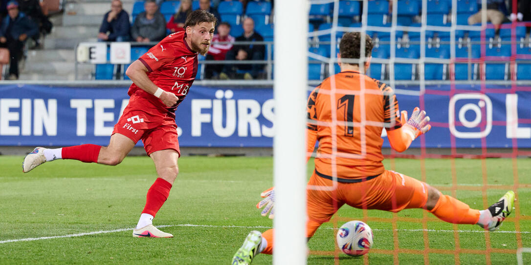 Brian Beyer (l.) sorgte mit seinen zwei Treffern f&uuml;r den Sieg des FCV. In der 30. Minute traf zum 1:0 das erste Mal.